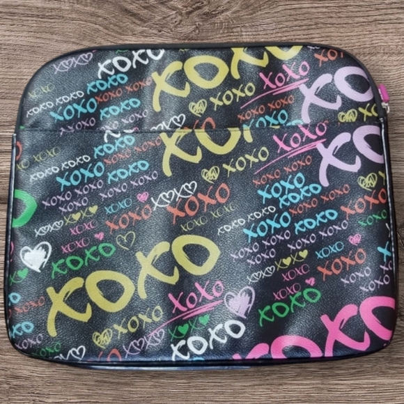 XOXO ACCESSORIES MULTICOLORED LAPTOP CASE - Picture 2 of 7